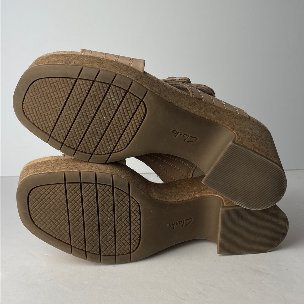 Clarks Nerisa West Tan Cross-Strap Slingback Sandals - Picture 6 of 7